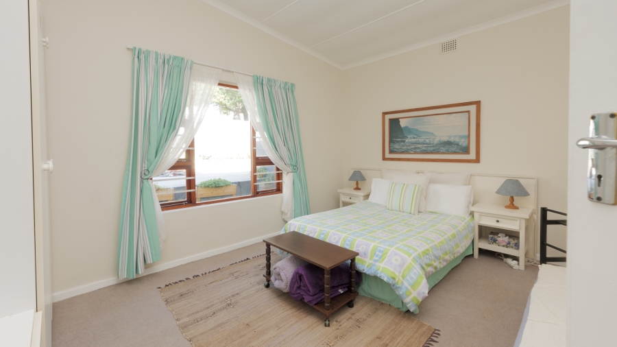 4 Bedroom Property for Sale in Struisbaai Western Cape